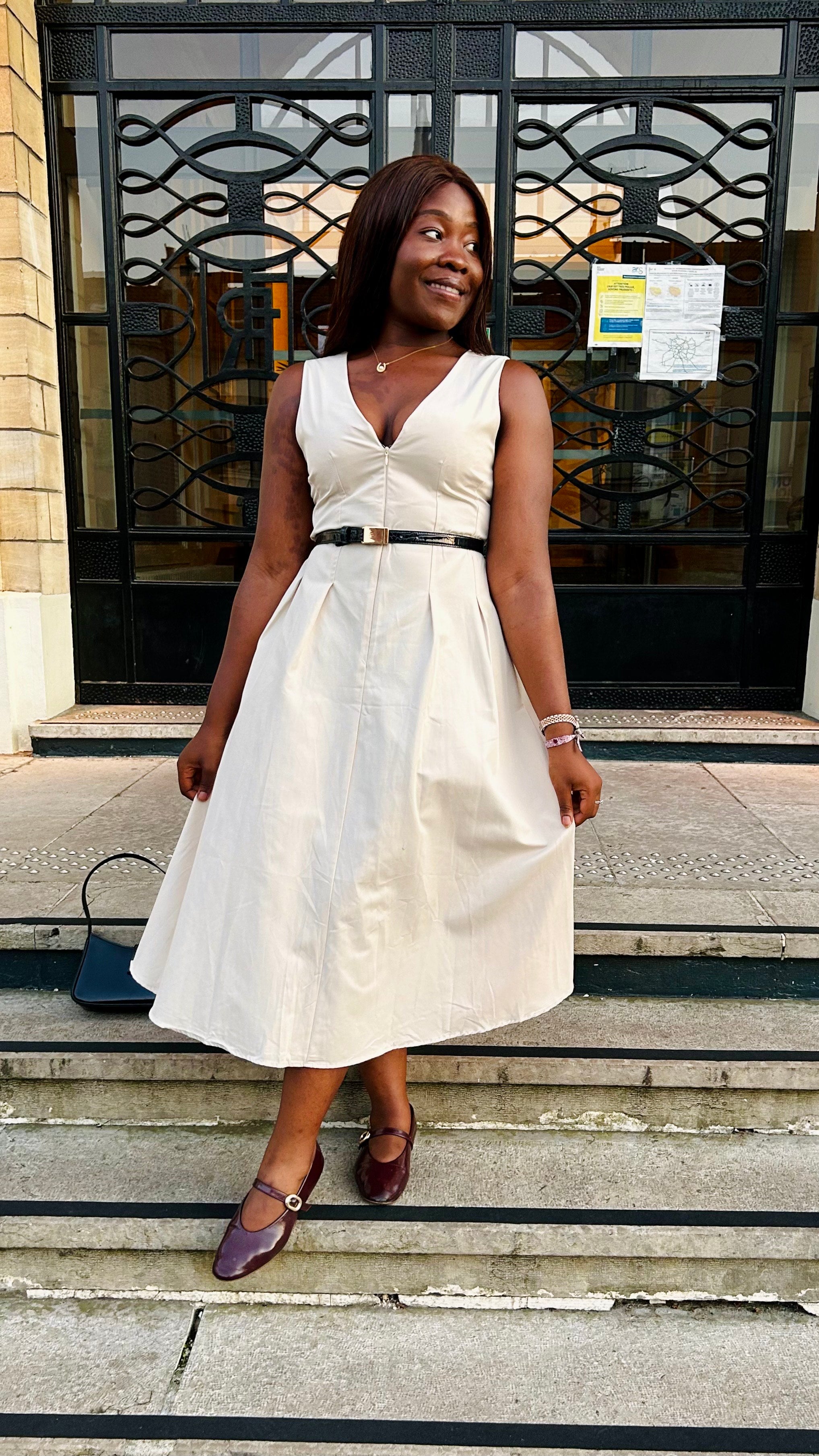 Robe "Elégance essentielle"